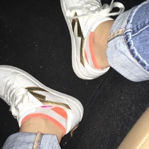 Meet your Posher, Amelia